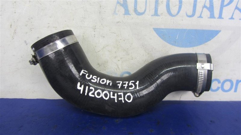 Запчасть патрубок интеркулера FORD FUSION 14- 2019 Седан C15HDTX Б/У Патрубок интеркулера FORD FUSION 14- 2019 Седан C15HDTX Б/У