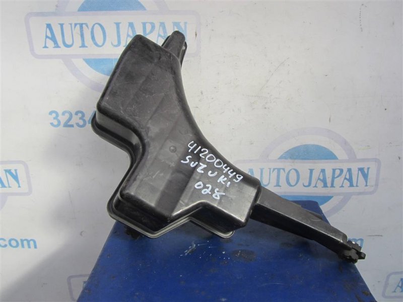 Резонатор воздушного фильтра SUZUKI KIZASHI 09-14 2011 Седан 2.4 13761-57L00 Б/У