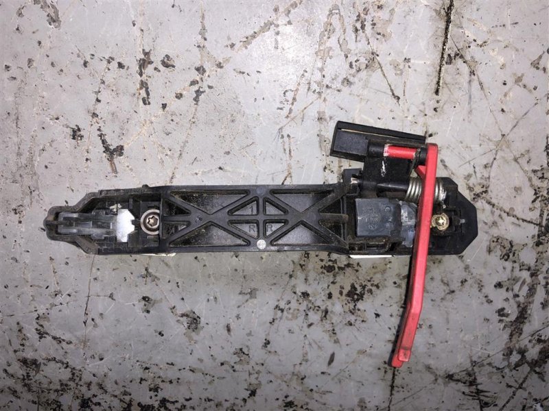 Ручка двери наружная задняя правая MATRIX 02-08 Ручка двери наружная задняя правая MATRIX 02-08