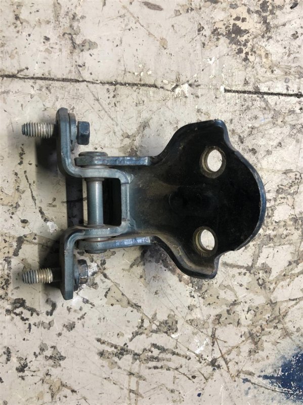 Петля двери нижняя задняя правая GALANT 97-03