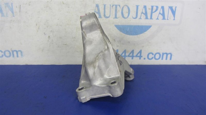 Кронштейн двигателя GS 12- 2015 Седан 8ARFTS 2.0TURBO