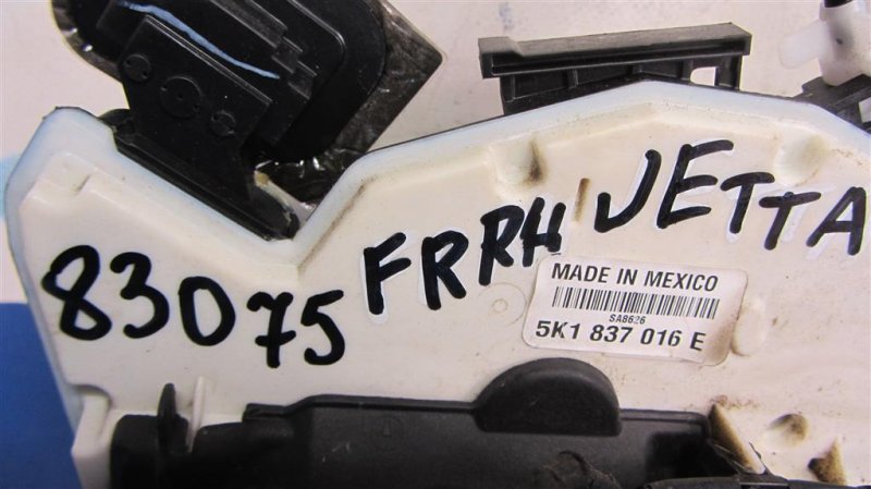 Замок двери передний правый JETTA USA 10-17