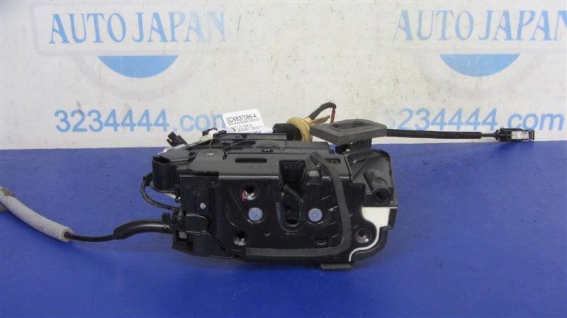 Замок двери передний правый JETTA USA 10-17