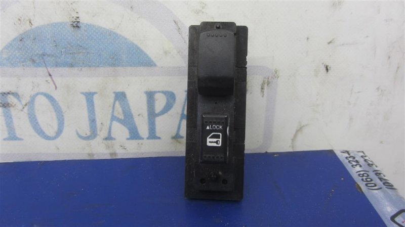 Кнопка стеклоподъемника передняя правая SUZUKI SX4 06-13 2008 Хетчбек 2.0 37995-64J00 Б/У