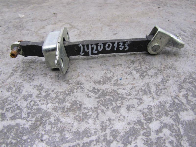 Ограничитель двери передний правый SUZUKI SX4 06-13 2008 Хетчбек 2.0 81810-57L01 Б/У