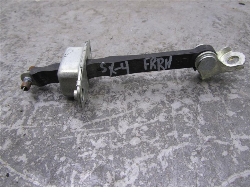 Ограничитель двери передний правый SX4 06-13 2008 Хетчбек 2.0