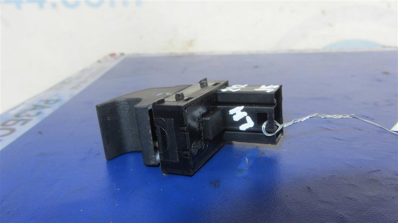 Кнопка стеклоподъемника VOLKSWAGEN JETTA USA 10-17 162 1.8 CPRA