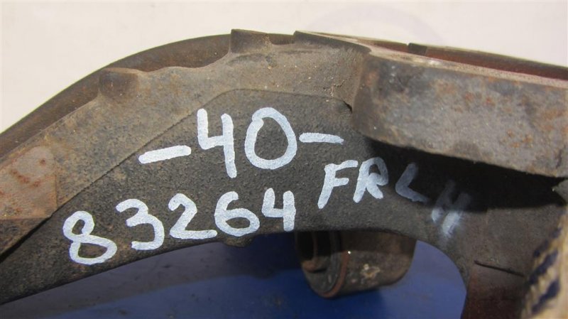 Цапфа задняя левая TOYOTA CAMRY 40 06-11