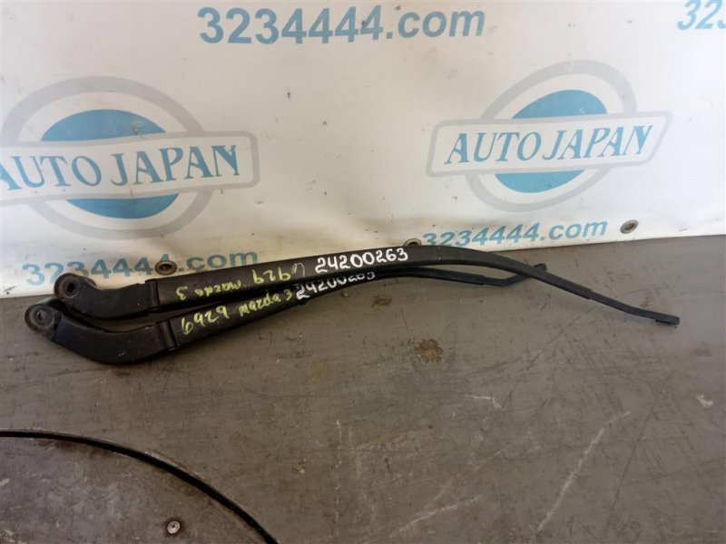 Поводок стеклоочистителя передний MAZDA 3 BM 13-19 2014 Седан 2.0L 4 BHN9-67-321 Б/У