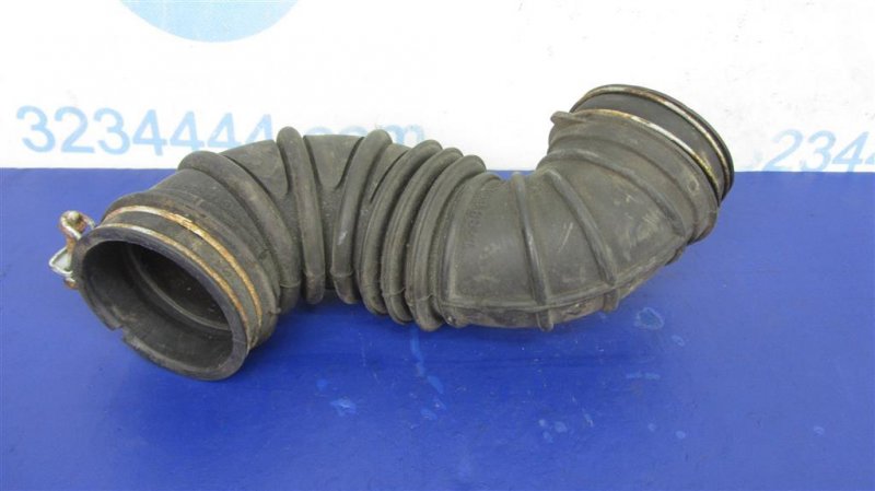 Патрубок воздушного фильтра TOYOTA MATRIX 02-08 ZZE132 1.8 LV6