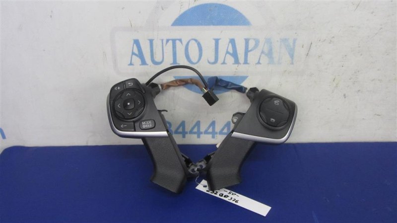 Кнопки на руль TOYOTA CAMRY 50 12-15 2012 ASV50 2.5 2ARFE 84250-06290 Б/У