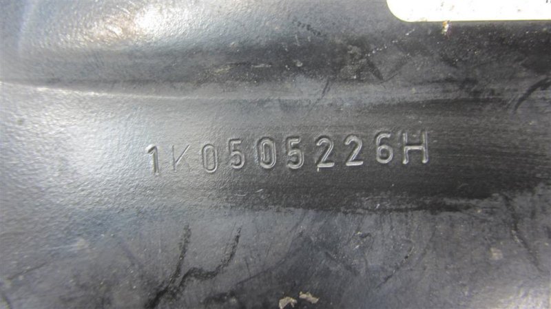 Рычаг задней подвески продольный задний правый JETTA USA 10-17 2016 162 1.8 CPRA Рычаг задней подвески продольный задний правый JETTA USA 10-17 2016 162 1.8 CPRA