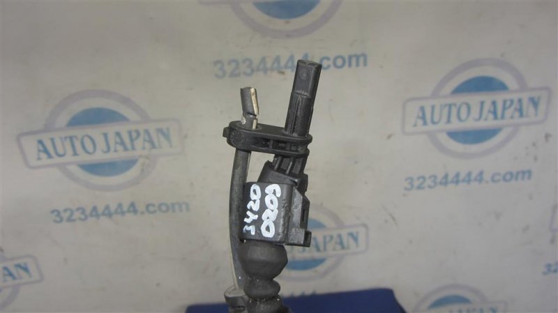 Датчик ABS передний правый VOLKSWAGEN JETTA USA 10-17 162 1.8 CPRA