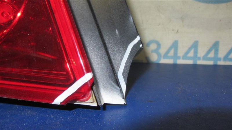 Фонарь наружный задний левый M35/M45 04-10