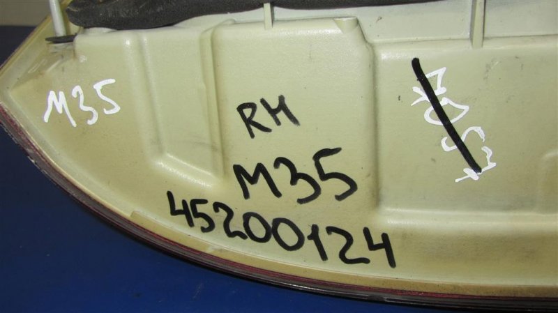 Фонарь наружный задний правый M35/M45 04-10 Фонарь наружный задний правый M35/M45 04-10
