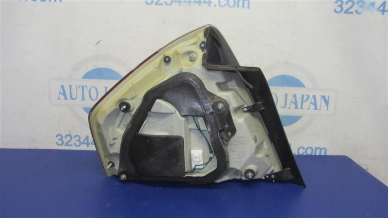 Фонарь наружный задний правый M35/M45 04-10 Фонарь наружный задний правый M35/M45 04-10