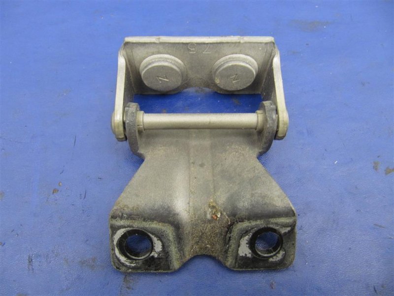 Петля крышки багажника левая SUBARU TRIBECA B10 07-13 Внедорожник 3.6