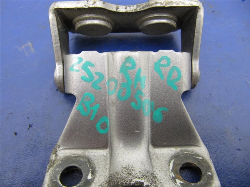 Петля крышки багажника правая TRIBECA B10 07-13 2007 Внедорожник 3.6