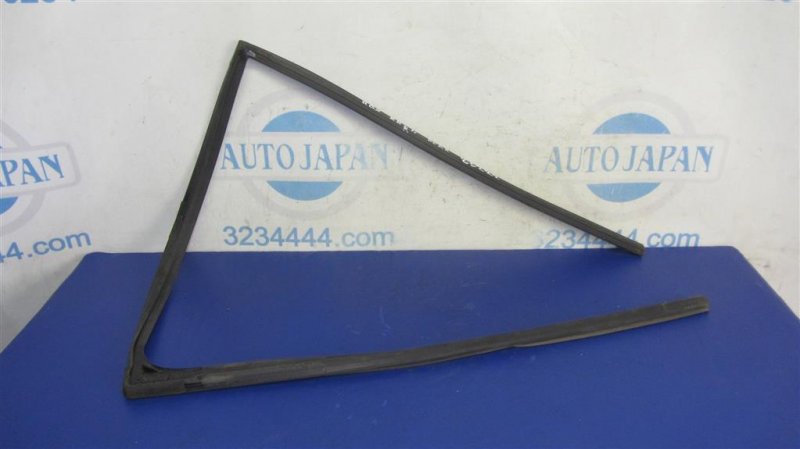 Уплотнитель стекла двери задний правый ACURA RDX 12-19 Б/У