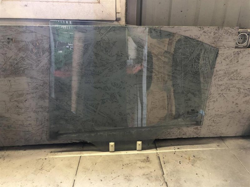 Стекло двери заднее правое HYUNDAI ACCENT MC 06-10 Седан 1.6 Стекло двери заднее правое HYUNDAI ACCENT MC 06-10 Седан 1.6