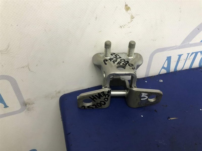 Запчасть петля двери верхняя задняя правая MITSUBISHI ASX / OUTLANDER SPORT 10-21 2014 Внедорожник 2.0 5732A054 Б/У Петля двери верхняя задняя правая MITSUBISHI ASX / OUTLANDER SPORT 10-21 2014 Внедорожник 2.0 5732A054 Б/У