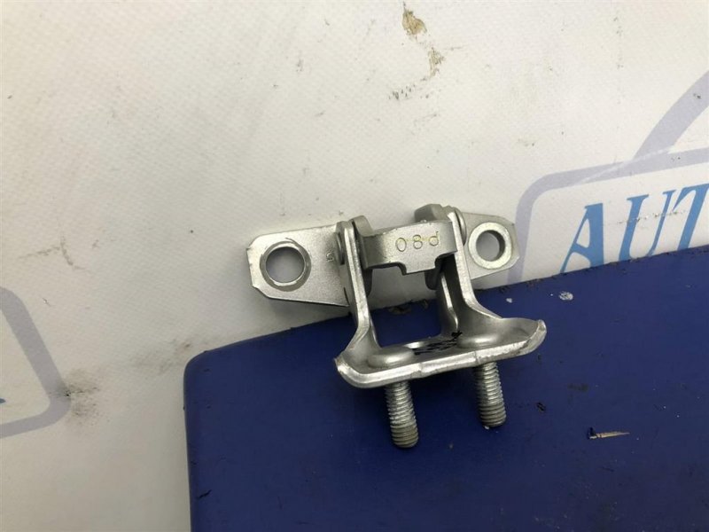 Петля двери верхняя задняя правая ASX / OUTLANDER SPORT 10-21 2014 Внедорожник 2.0 Петля двери верхняя задняя правая ASX / OUTLANDER SPORT 10-21 2014 Внедорожник 2.0