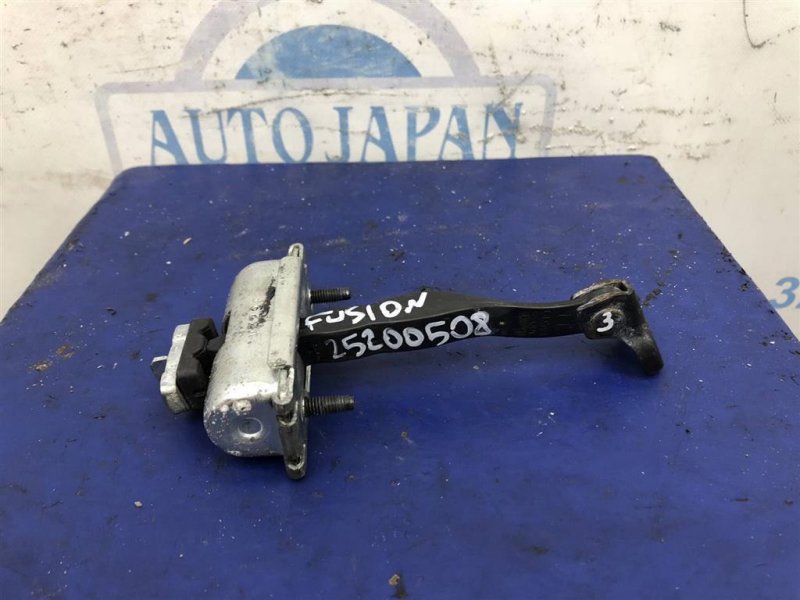 Ограничитель двери передний правый FORD FUSION 14- DS7Z-5423552-A Б/У