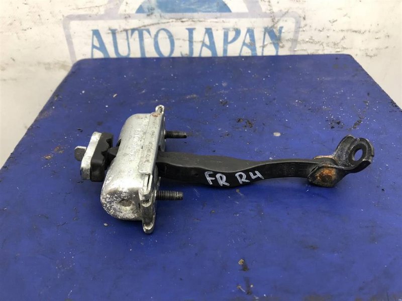 Ограничитель двери передний правый FUSION 14-