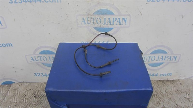 Датчик ABS передний правый INFINITI G25/G35/G37/Q40 06-14 2014 Седан 3.7 VQ37VHR 47910-1NF0B Б/У
