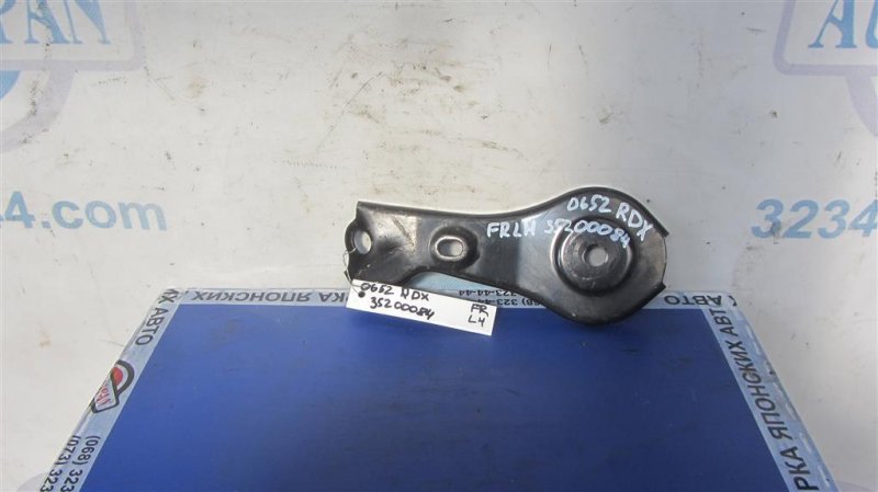 Крепление балки подвески переднее левое ACURA RDX 12-19 2014 Внедорожник 3.5 50266-TA0-A00 Б/У