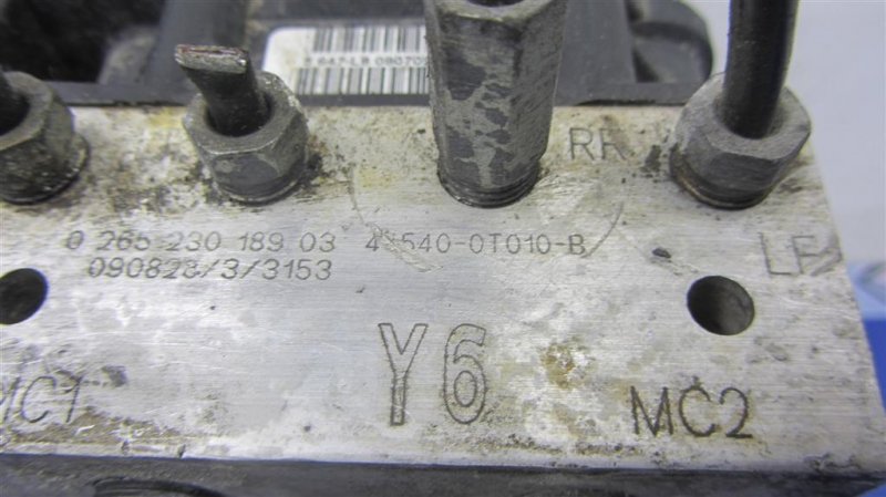 Блок ABS TOYOTA VENZA 09-16 AGV10 2.7 1ARFE