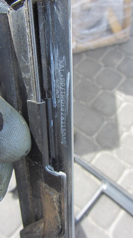 Молдинг двери верхний INFINITI QX30 16-20