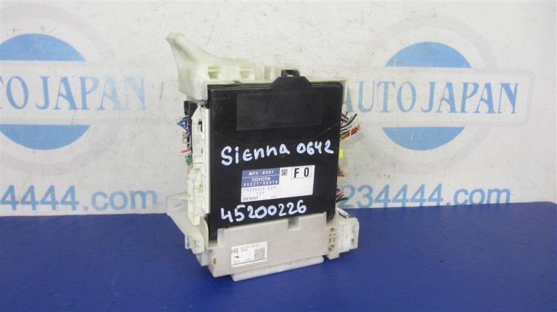 Запчасть блок комфорта TOYOTA SIENNA 11-16 2011 GSL30 3.5 2GR-FE 89220-08010 Б/У Блок комфорта TOYOTA SIENNA 11-16 2011 GSL30 3.5 2GR-FE 89220-08010 Б/У