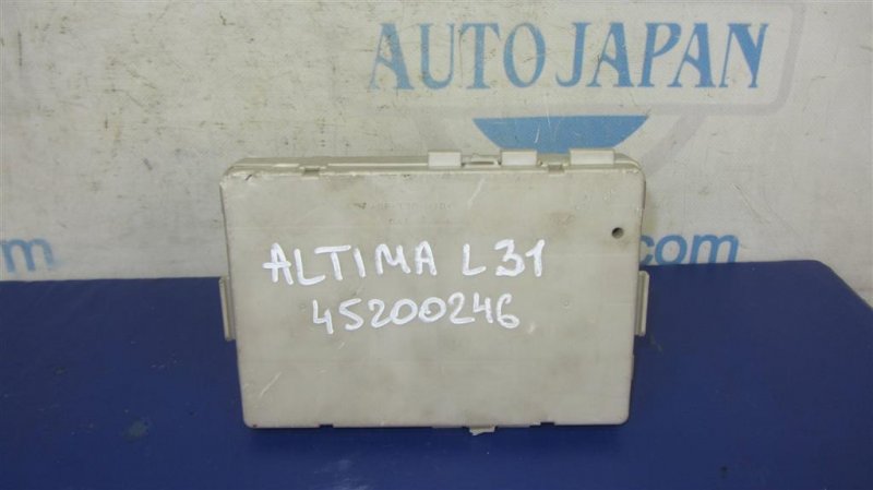 Блок предохранителей моторный отсек NISSAN ALTIMA L31 01-06 Блок предохранителей моторный отсек NISSAN ALTIMA L31 01-06