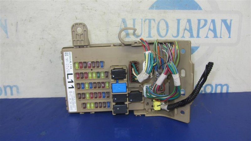 Блок предохранителей салон SUBARU LEGACY BN 14-18 2016 Седан 2.5 82201AL11A Б/У