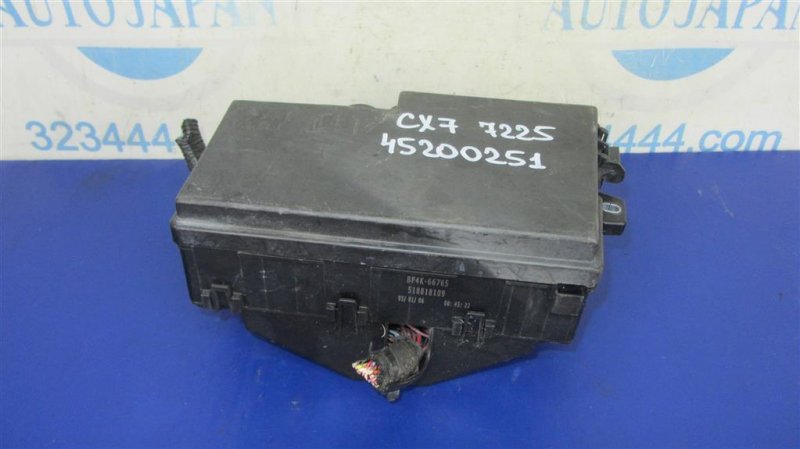 Блок предохранителей моторный отсек CX-7 06-12 2007 Внедорожник 2.3 Блок предохранителей моторный отсек CX-7 06-12 2007 Внедорожник 2.3