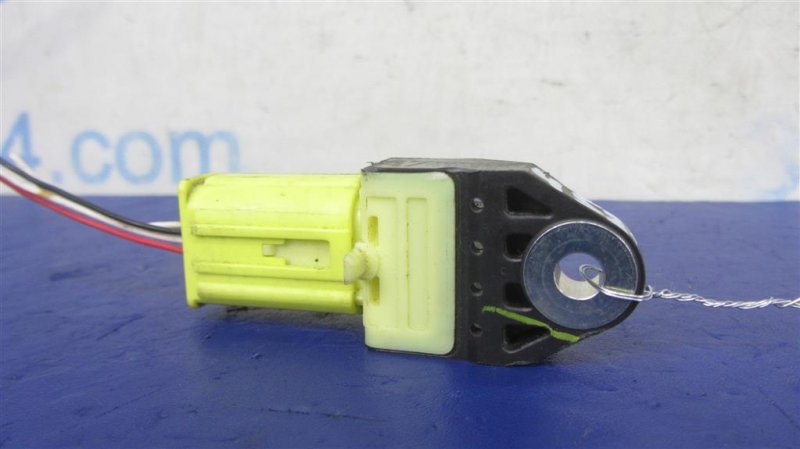 Датчик удара SIENNA 11-16 Датчик удара SIENNA 11-16