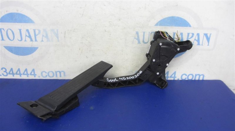 Педаль газа KIA SOUL PS 13-19 2015 PS 2.0 32700-3Q110 Б/У