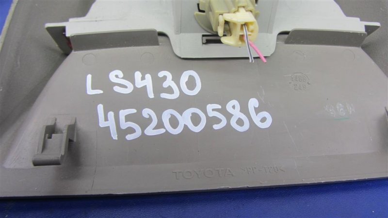 Стоп-сигнал LS430 00-06