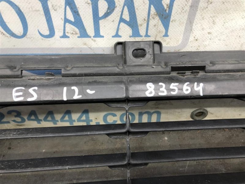 Решетка переднего бампера ES350 12-18
