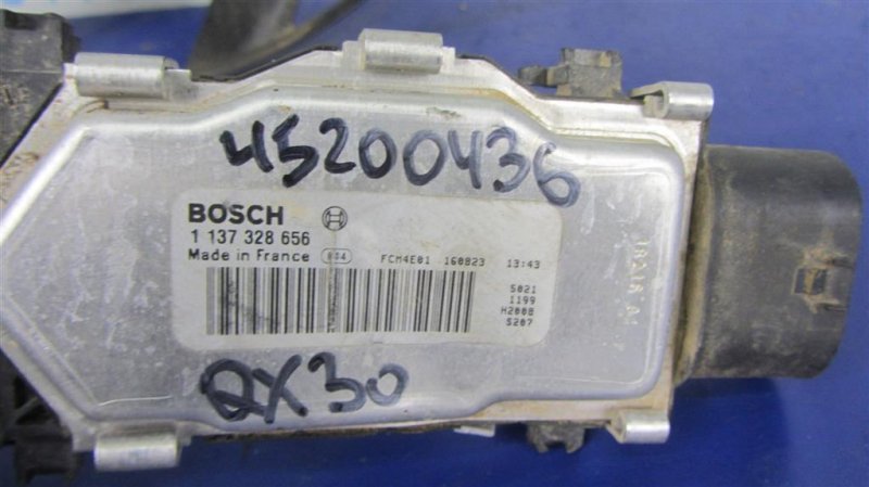 Вентилятор основного радиатора QX30 16-20 2016 Внедорожник 2.0 20PET