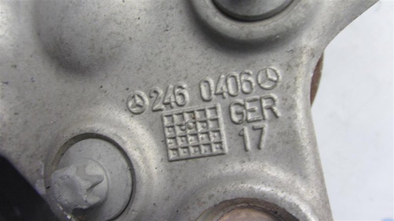 Цапфа задняя правая QX30 16-20 2016 Внедорожник 2.0 20PET