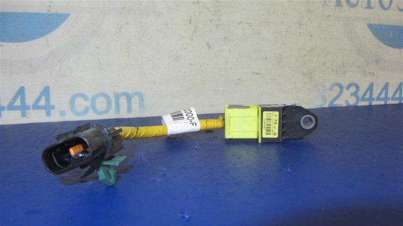 Запчасть датчик удара KIA SOUL PS 13-19 95920-2T100 Б/У Датчик удара KIA SOUL PS 13-19 95920-2T100 Б/У