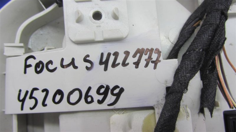 Плафон салона FOCUS 10-18 2014 Хетчбек 2.0 Плафон салона FOCUS 10-18 2014 Хетчбек 2.0