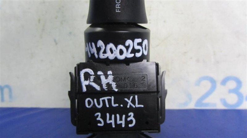 Подрулевой переключатель правый OUTLANDER XL 05-13 2007 Внедорожник 3.0 Подрулевой переключатель правый OUTLANDER XL 05-13 2007 Внедорожник 3.0