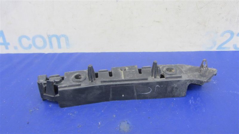 Кронштейн переднего бампера (на крыле) передний правый FORD FOCUS 10-18 Седан 2.0