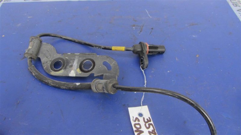 Запчасть датчик abs задний правый HYUNDAI SONATA YF 10-14 2013 Седан 2.4 59930-3Q000 Б/У Датчик ABS задний правый HYUNDAI SONATA YF 10-14 2013 Седан 2.4 59930-3Q000 Б/У