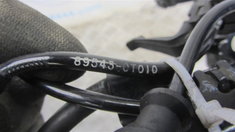 Датчик ABS передний левый TOYOTA VENZA 09-16 AGV10 2.7 1ARFE