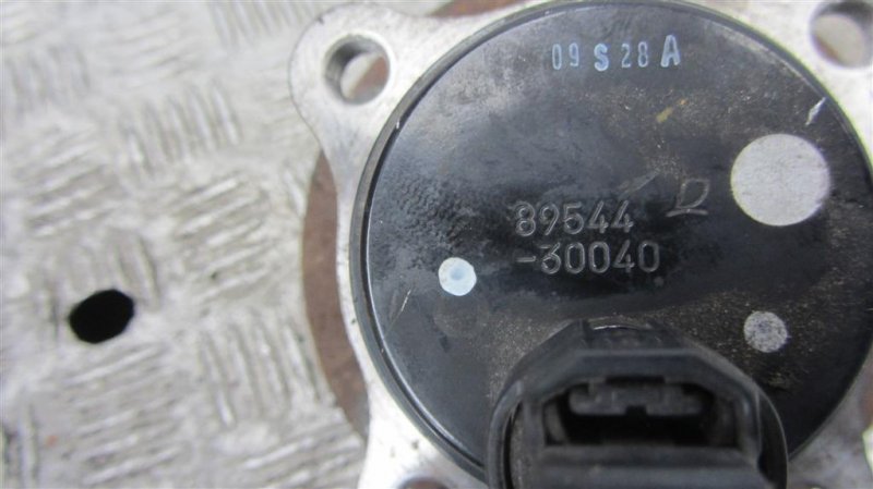 Ступица передняя левая GS350 GS300 05-11