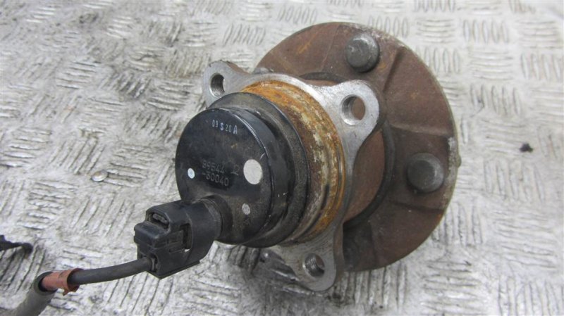 Ступица передняя левая LEXUS GS350 GS300 05-11